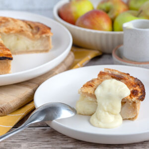 apple pie with custard